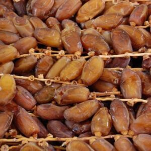Kurma bertangkai